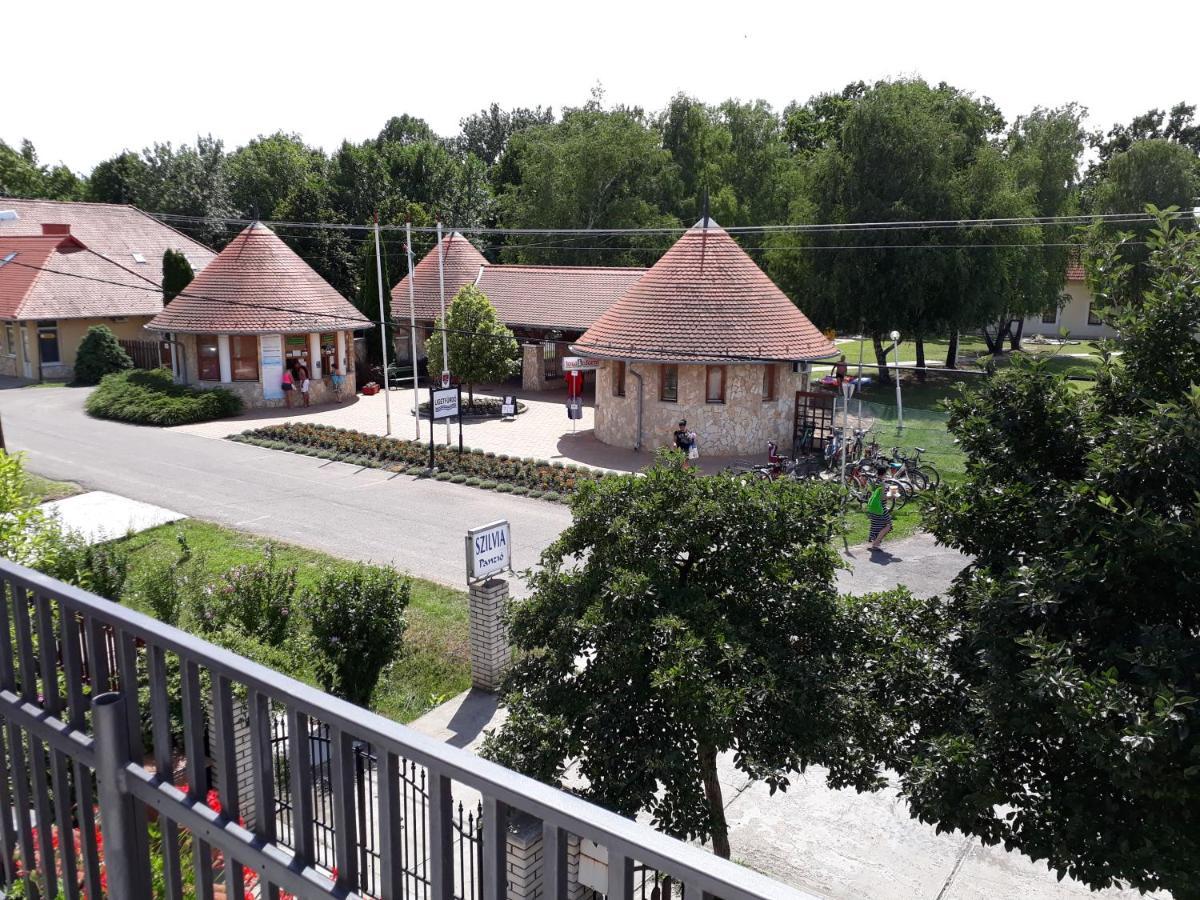 Szilvia Panzio Gyomaendrod Bed and Breakfast Eksteriør billede