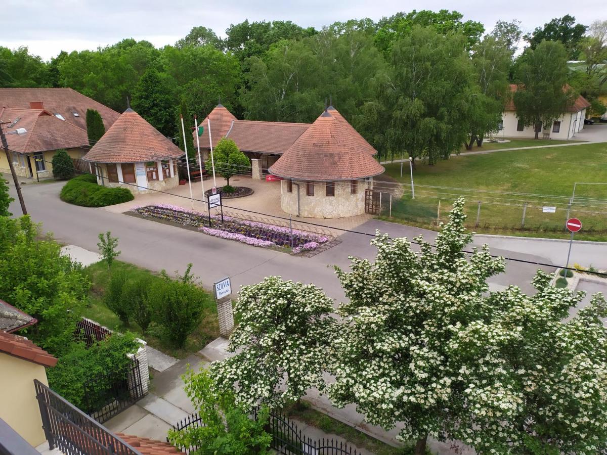 Szilvia Panzio Gyomaendrod Bed and Breakfast Eksteriør billede
